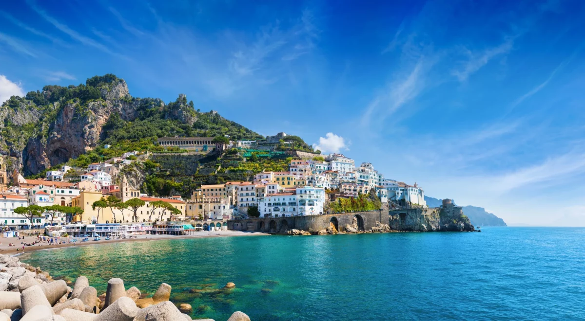 Panoramic,View,Of,Beautiful,Amalfi,On,Hills,Leading,Down,To