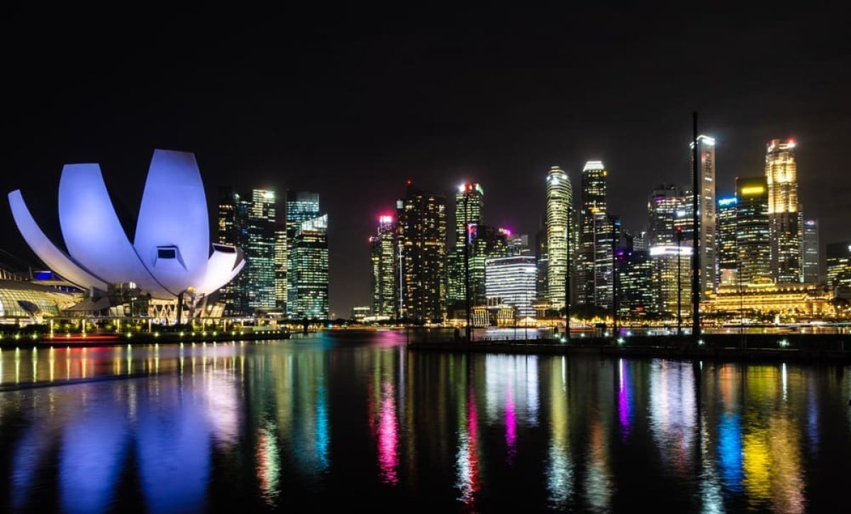 The,Spectacular,Skyline,Of,Singapore,At,Night